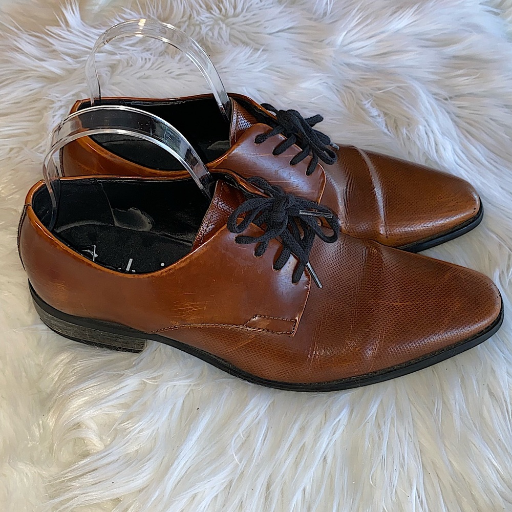 Calvin Klein men’s size 10 brown dress shoes